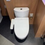 Bồn cầu TOTO CS838CDW17 2 khối nắp điện tử Washlet C2 TCF23460AAA giấu dây - Ảnh 3