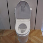 Bồn cầu TOTO CS986GW11 2 khối nắp điện tử Washlet S7 TCF4911Z - Ảnh 5