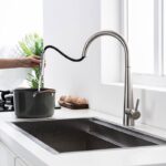 Vòi chậu bếp nóng lạnh dây rút MOZA KLUGER KLF0009C (KLF0009S) - Ảnh 3