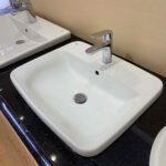 Chậu lavabo dương vành INAX L-2398V (L2398V) (L-2398VFC) - Ảnh 3