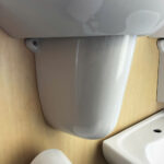 Chân chậu lavabo lửng TOTO L240HF - Ảnh 2